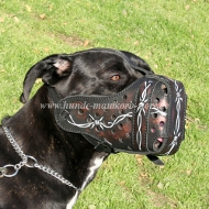 Cane Corso Maulkorb aus Leder im "Stacheldraht" Stil